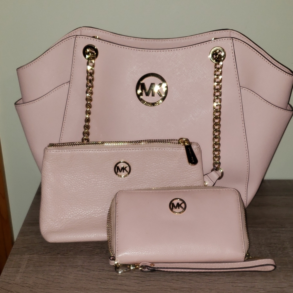 Michael Kors purse, wallet & makeup bag